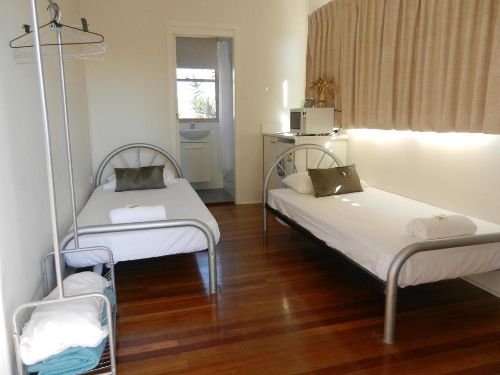 Golden Shores Motel Bilinga Bilik gambar