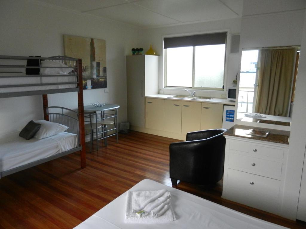 Golden Shores Motel Bilinga Bilik gambar