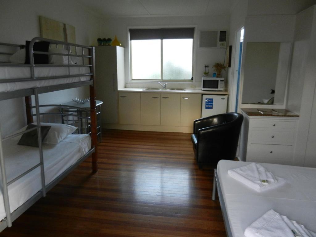 Golden Shores Motel Bilinga Bilik gambar